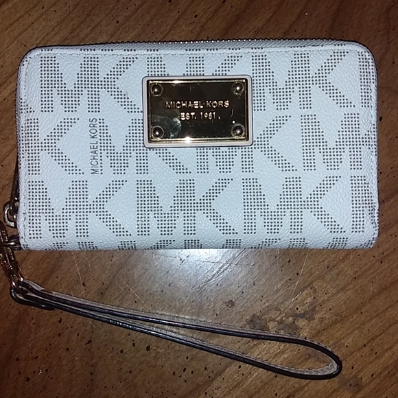 Michael Kors Other - Michael Kors Wristlet